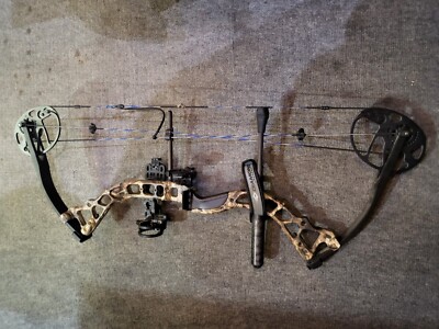 GREAT R.H. BOWTECH INFINITE EDGE PRO ARCHERY HUNTING  BOW, Complete Hunt ready