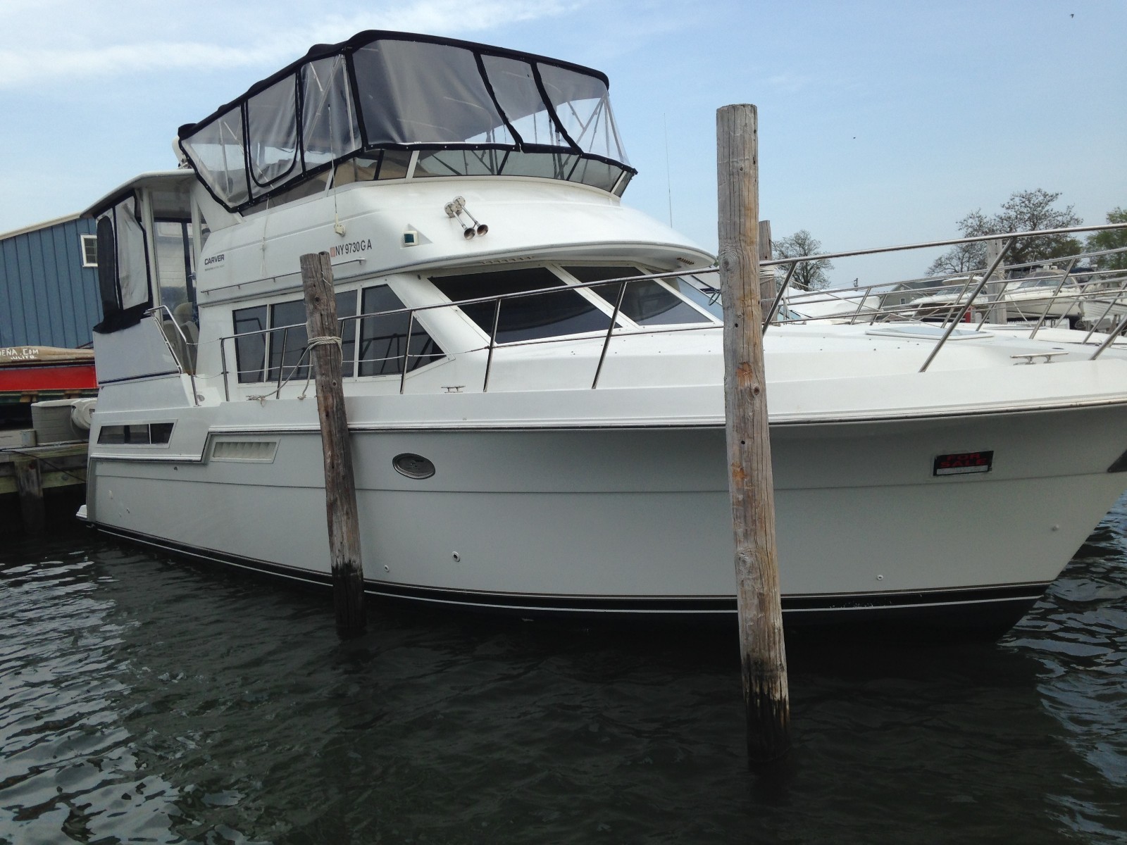 1998 Carver yacht 405 AFT Cabin