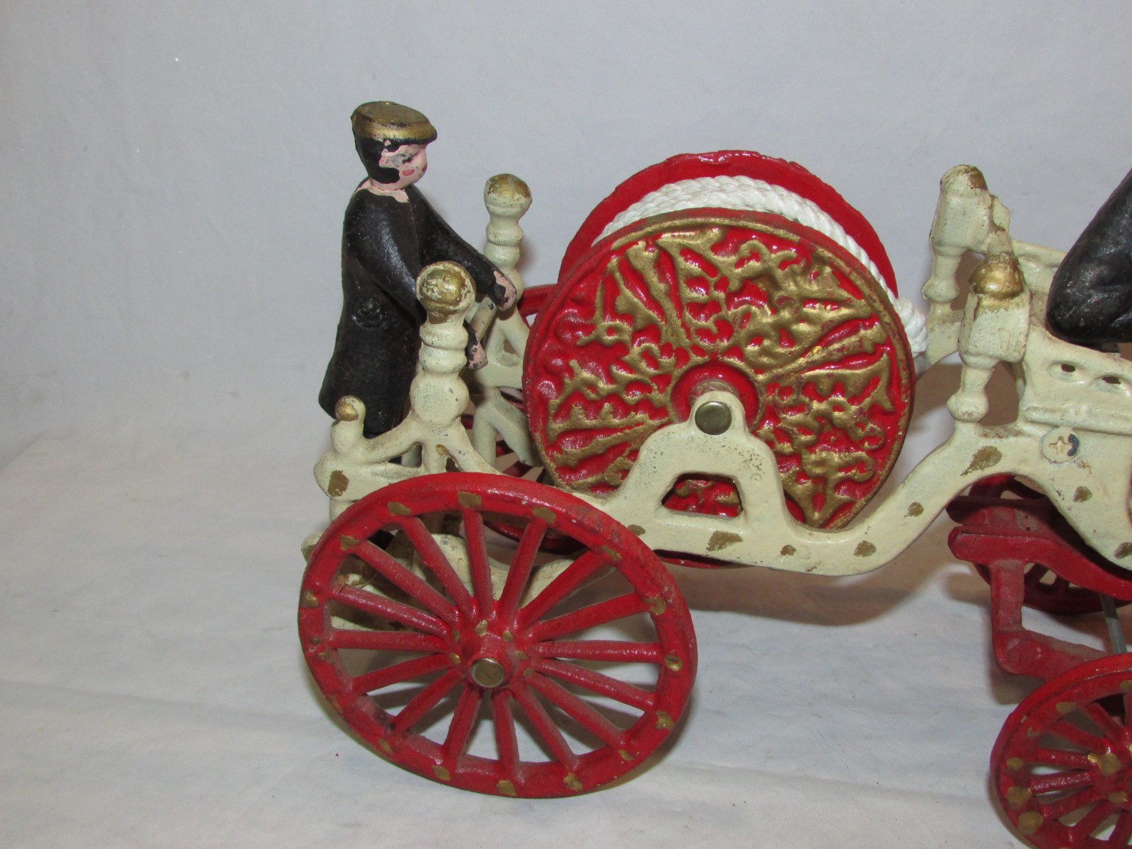 Vintage Cast Iron Twin Horse Drawn Fire Wagon With 2 Firemen 10 Pounds 20