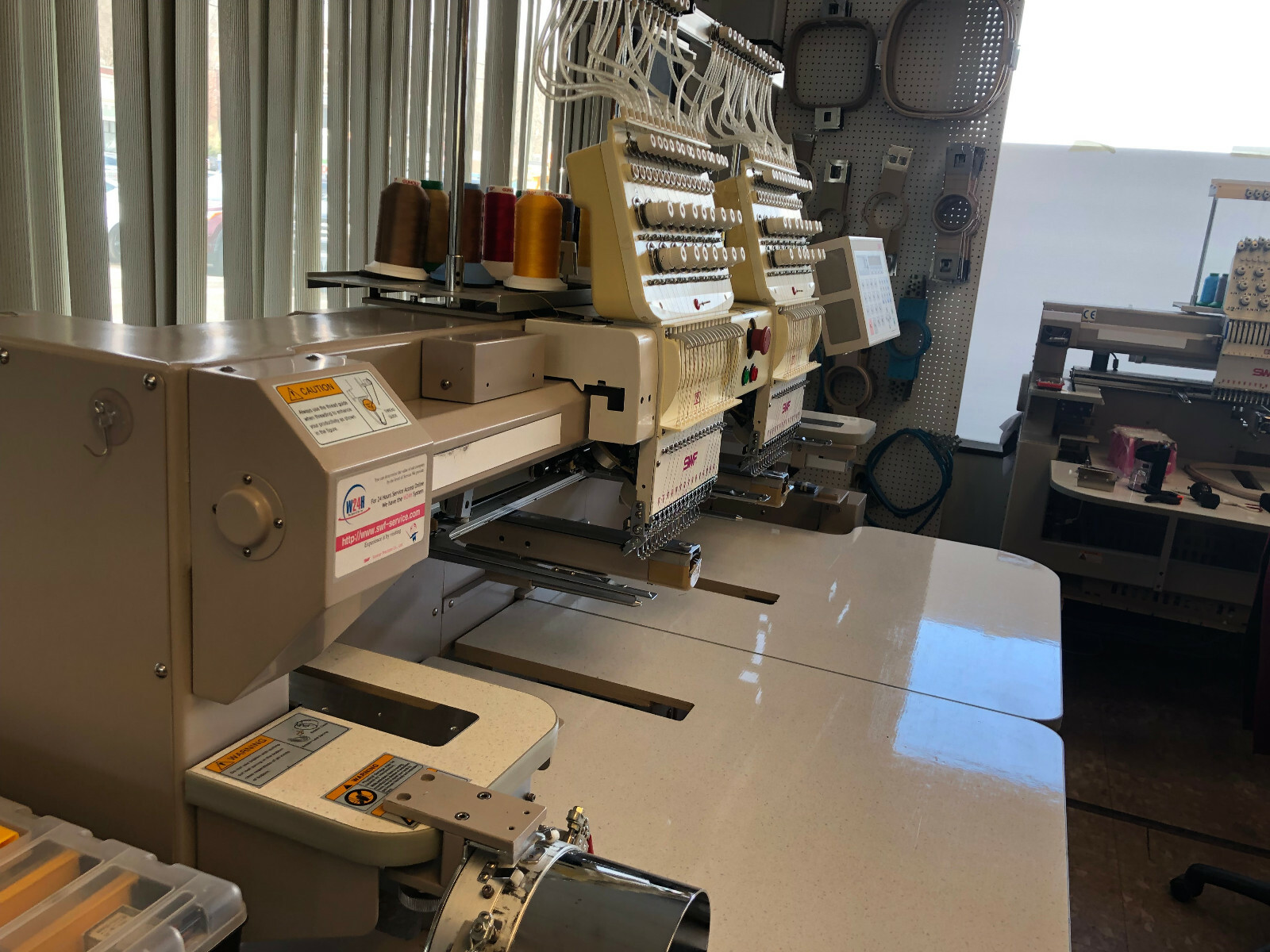 SWF 2 HEAD / 15 NEEDLE / 15 COLOR / EMBROIDERY MACHINE / USED