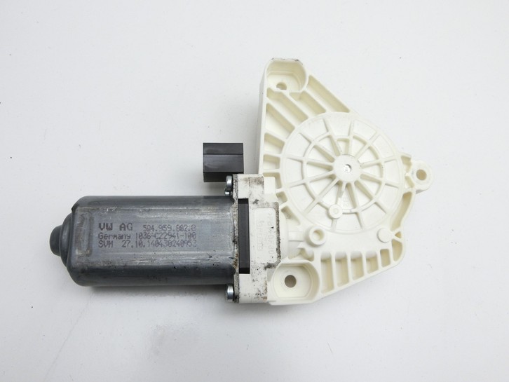 VW Golf VII 7 Variant 13-17 Kombi Fensterhebermotor Rechts Vorne VW Golf VII 7 Variant 13-17 11.11.2014 4K0959802... Bild 4