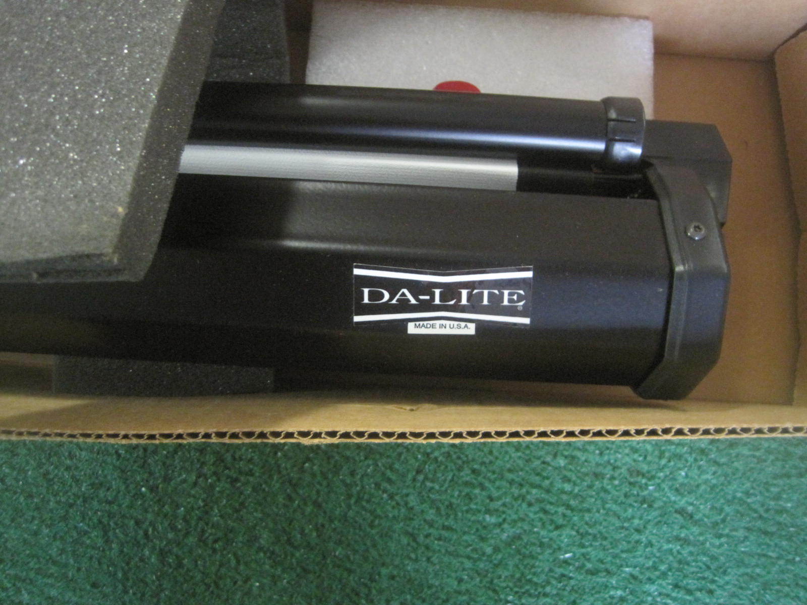 NIB! Da-Lite Educator 40008 Matte White 50 x 50  - 127 x 127 Projection Screen