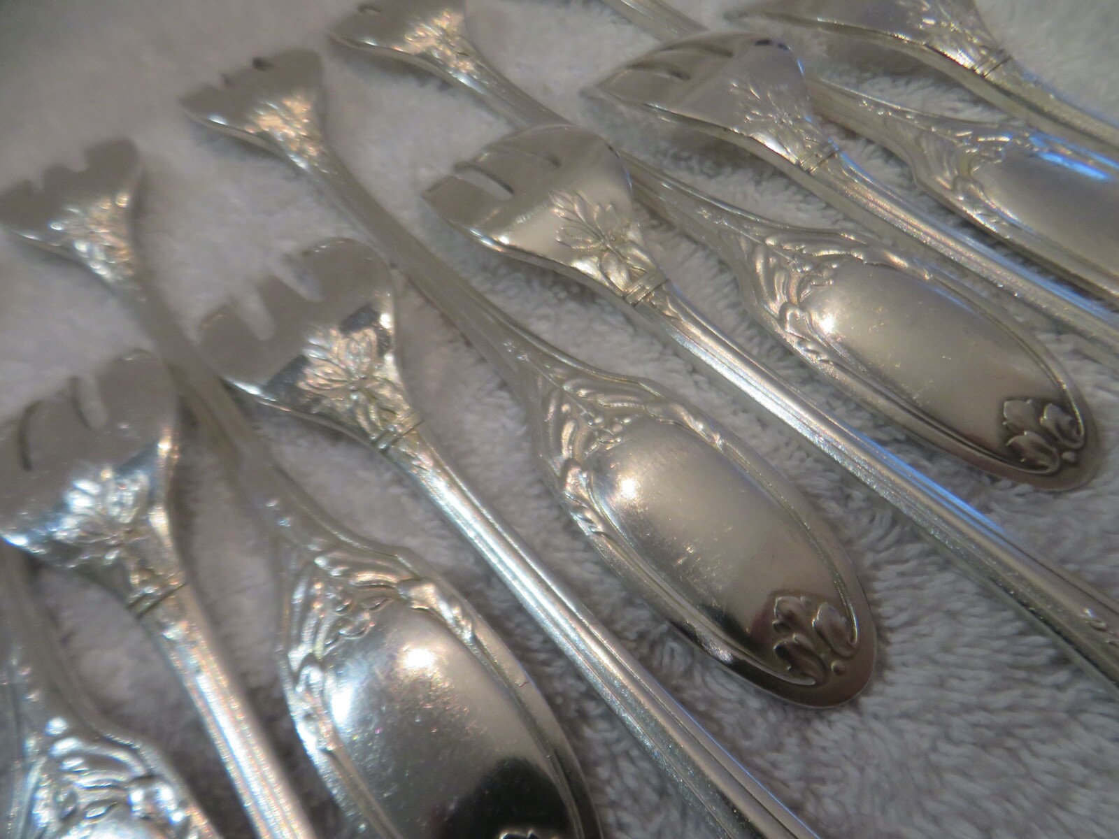 Early 20th c silver-plated 12 oyster forks Christofle marie