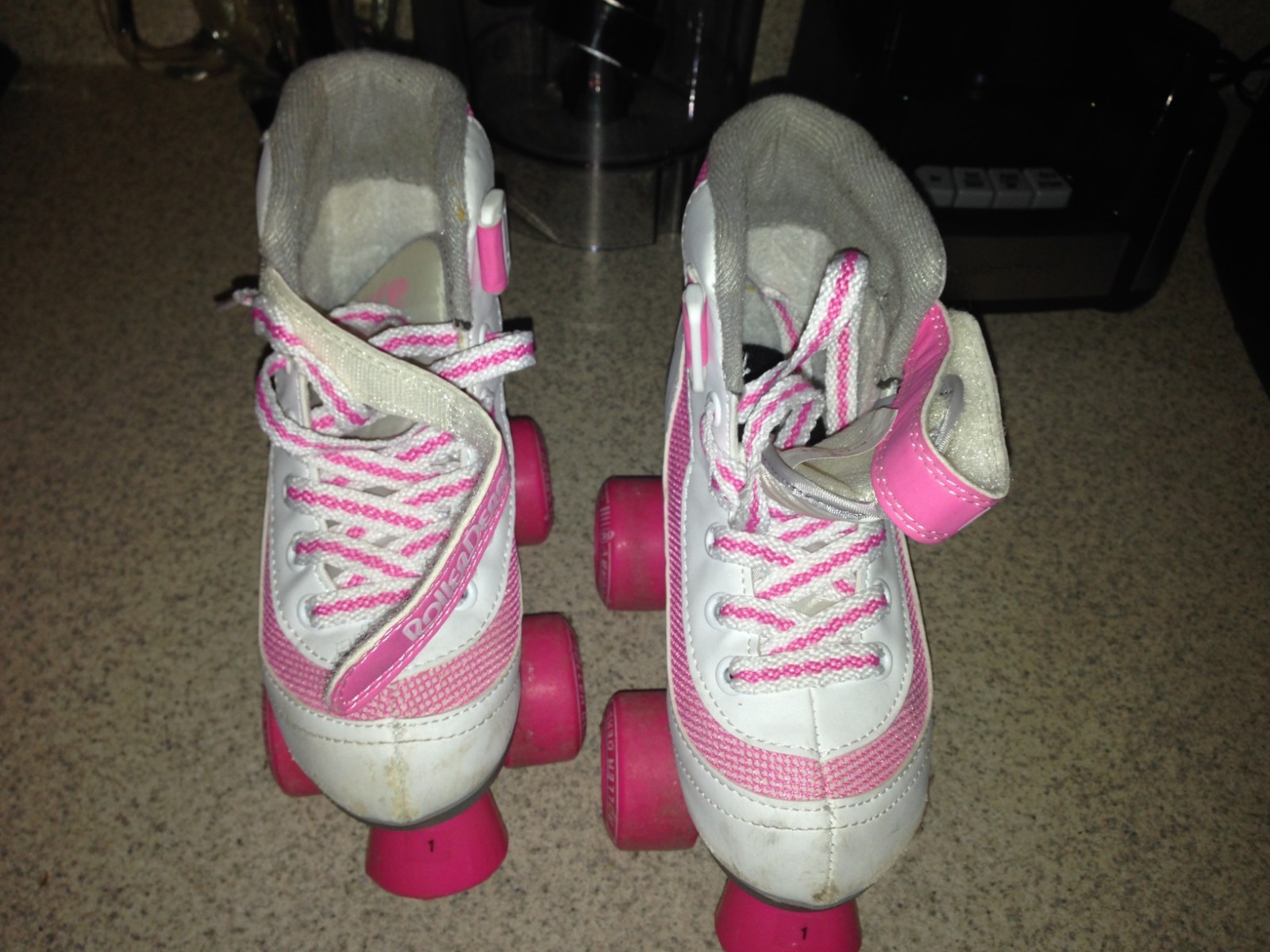 Roller Derby  Youth Girls Firestar Roller Skate Size 1 White/Pink