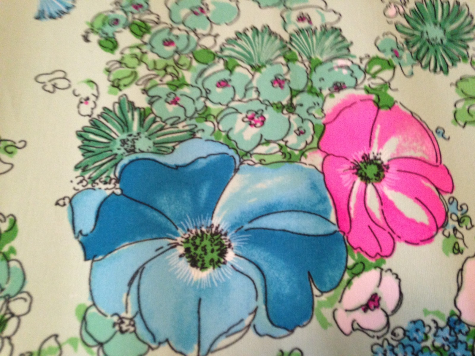 Vtg 60s Floral flower power Poly Quilting Craft Apparel Fabric loomskill 60 x 66