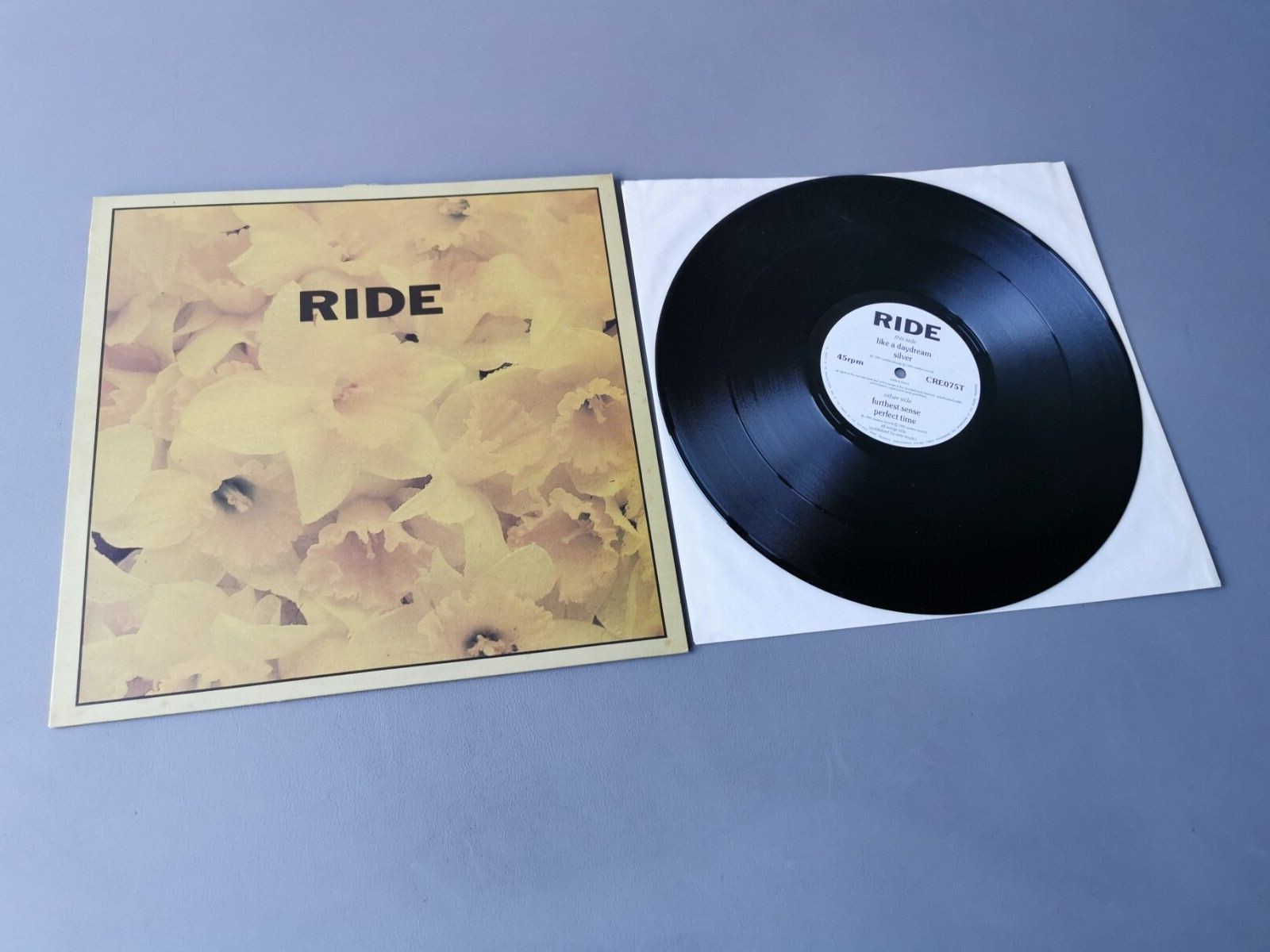 RIDE (ライド) - Nowhere (UK オリジナル LP&frasl;エンボスざら紙ジャケ)