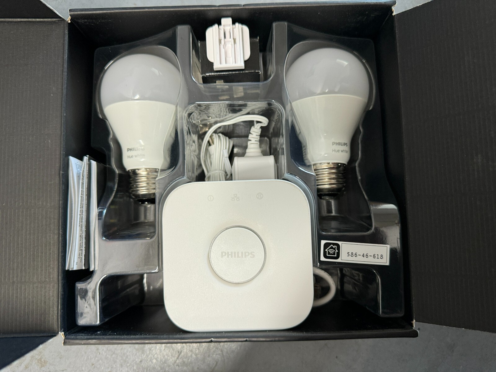 Philips Hue E26 White and Color４個セット Hue White and color ambiance 75W A19 3PACK- E26 smart bulbs