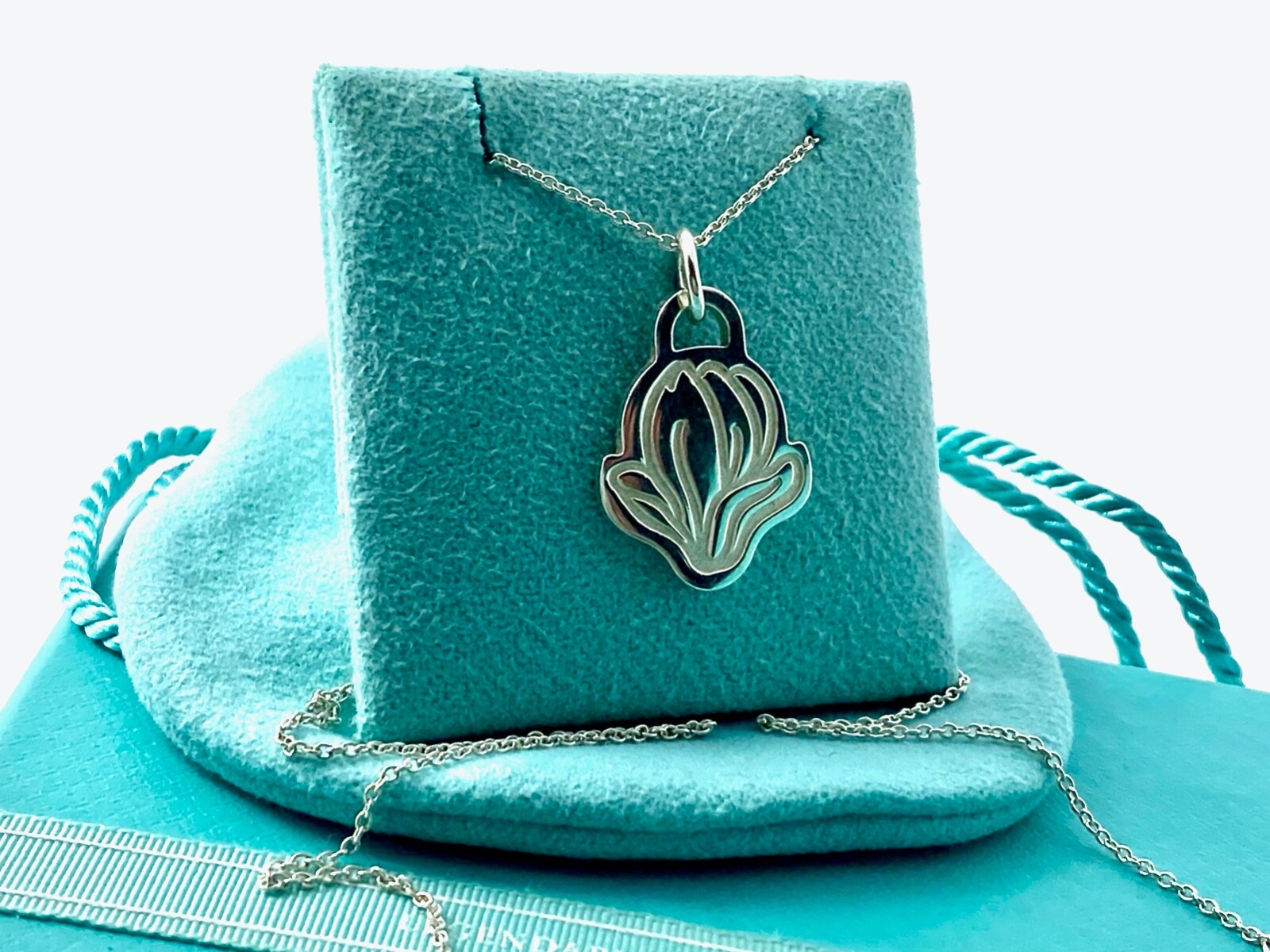 Tiffany & Co. 花型ネックレス　GO WOMEN 2015 楽天市場】TIFFANY&Co. ティファニー GO WOMEN 2015 ペンダント