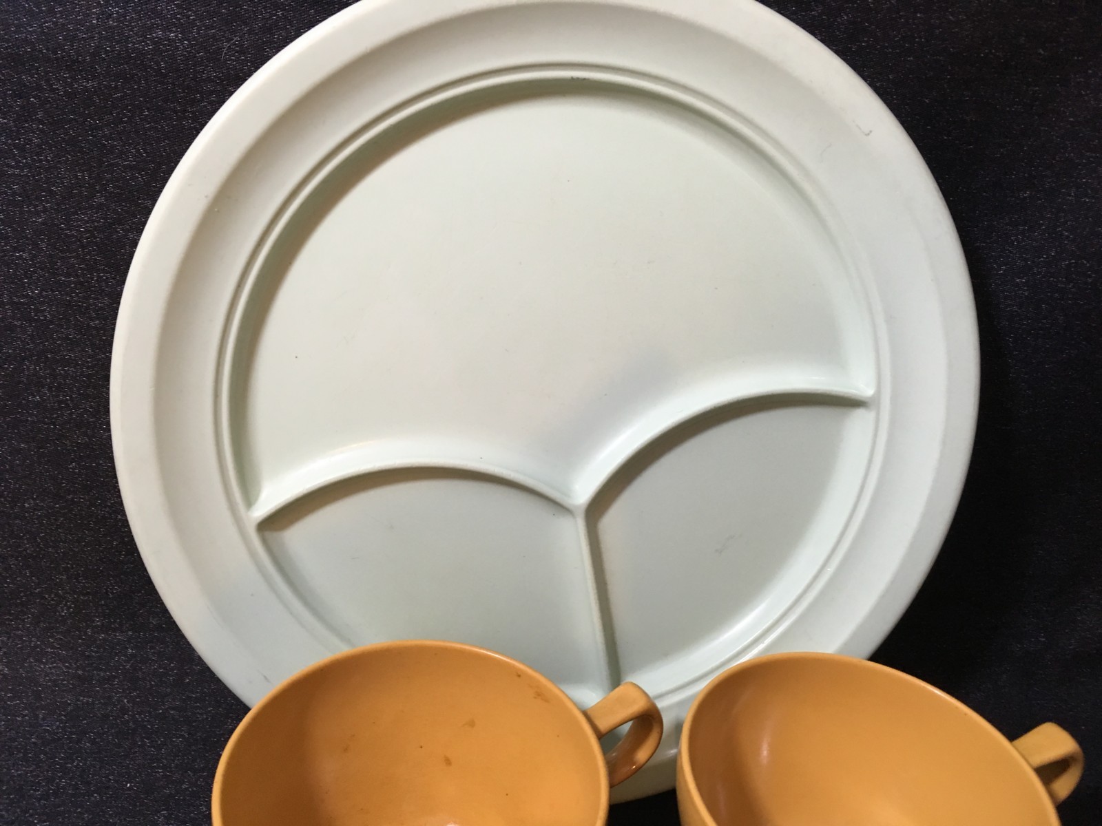 VTG Oneida Premier Melmac Coffee Mugs 5 Yellow~Dallas Ware~1~Divided Plate~Green