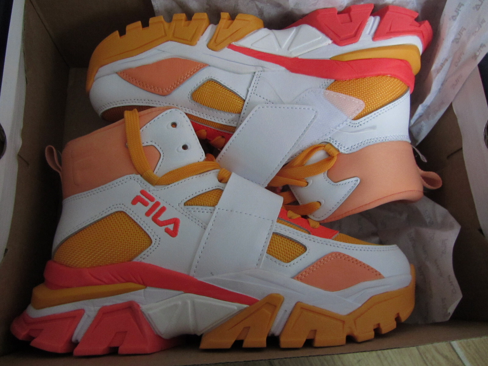 No.867 FILA スモーキーYELLOWのプリーツ☆新品☆XL☆ Fila disruptor mustard yellow