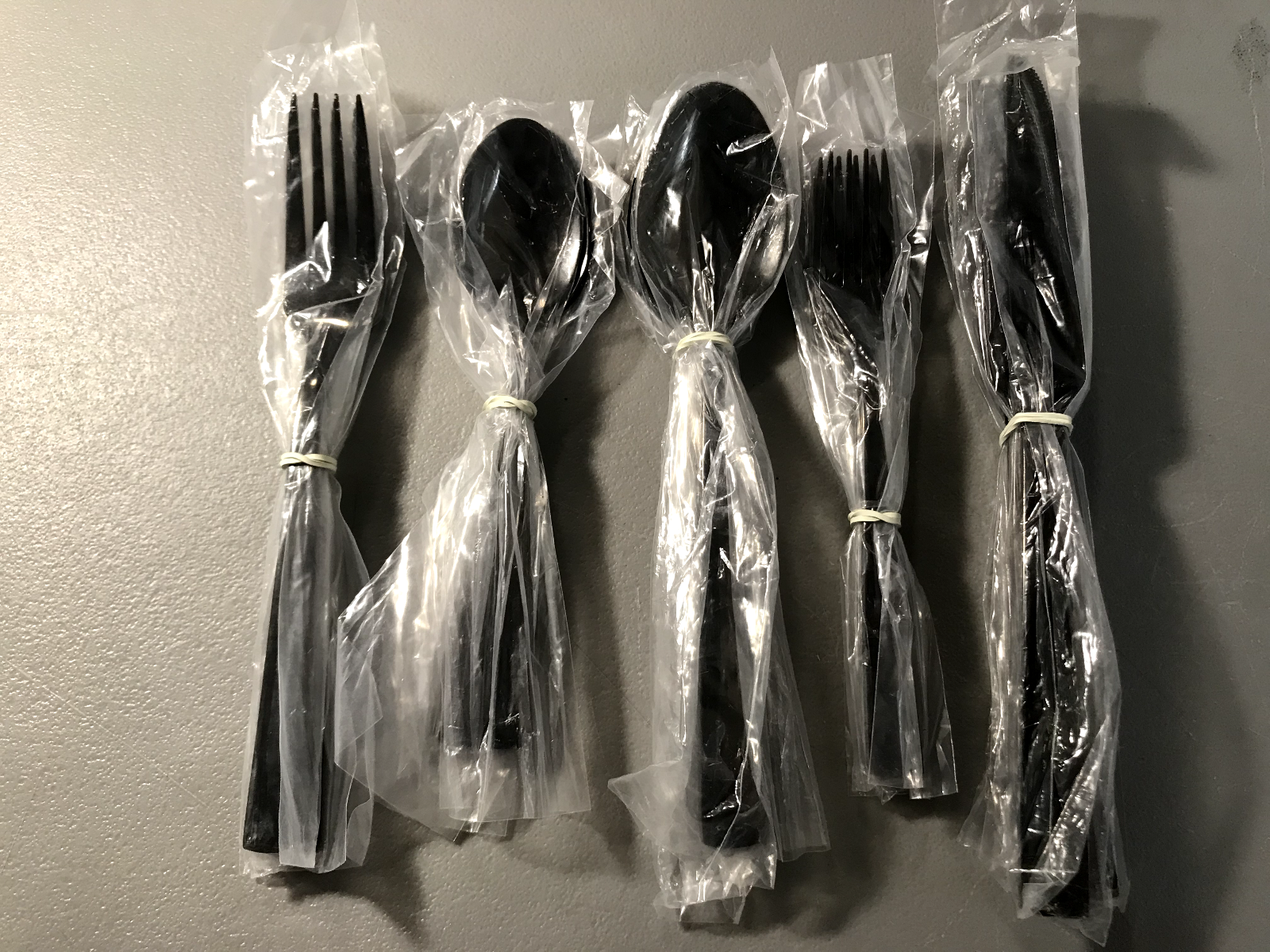 20 pcs Stainless Steel 18/0 Flatware, Includes Spoons, Forks