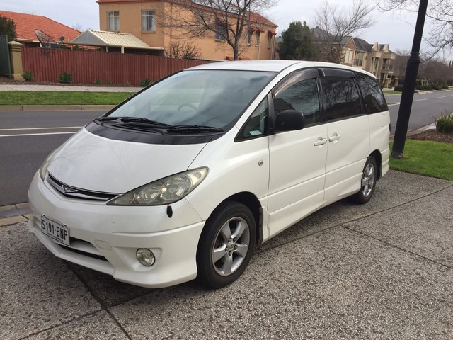 Toyota estima 2003