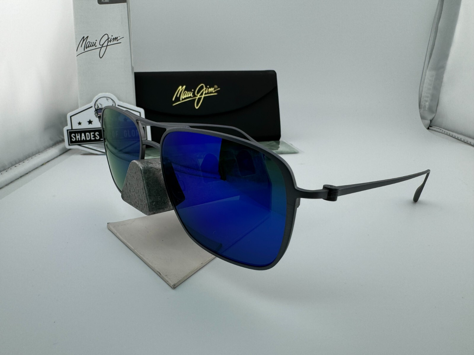 Pre-owned Maui Jim Beaches 541-27a Grey Titanium Blue Hawaii Polarized Sunglasses