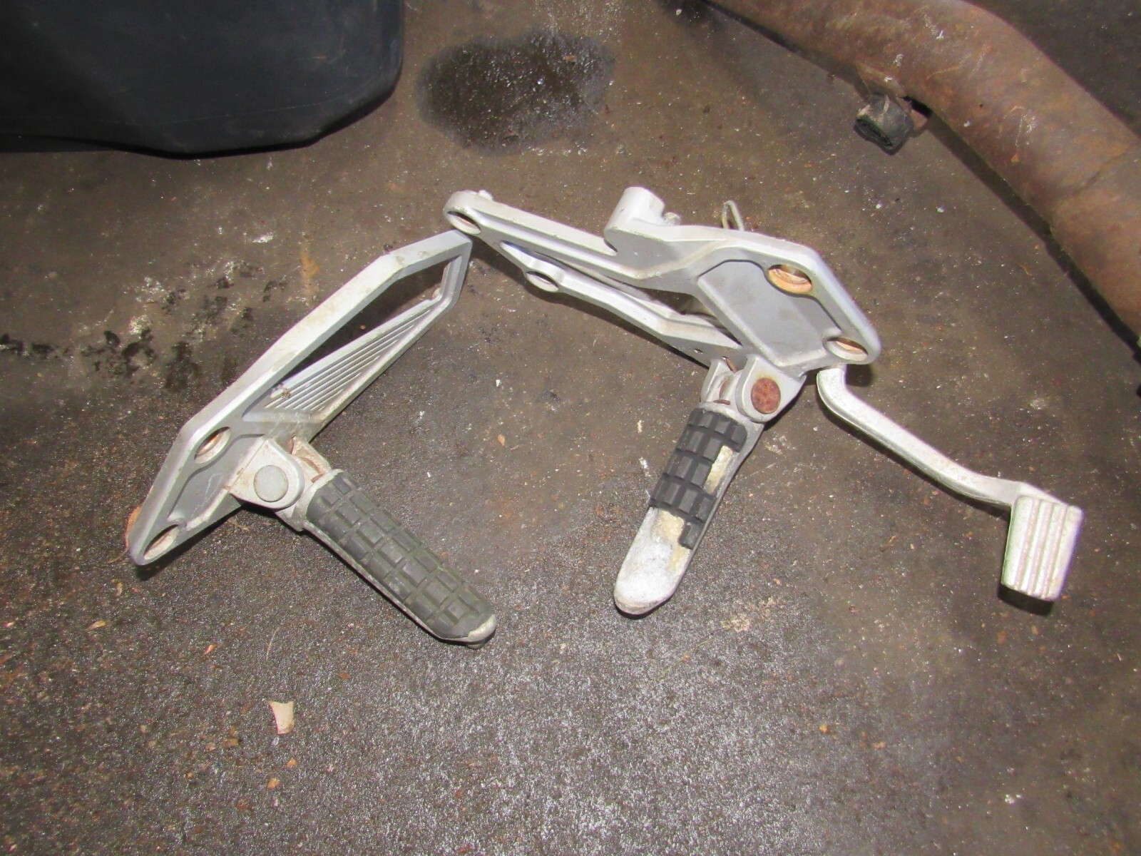 ローキックパット 1987 87 87-90 Kawasaki ZX750 ZX750F Left Rearset Footrest