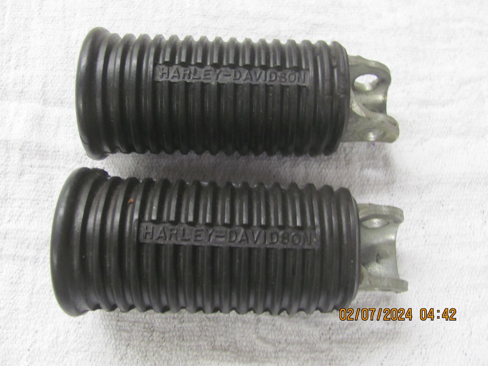 50940-52 - ハーレー純正 ラバーフットレスト 左右セット ハーレーダビッドソン純正 フットレスラバー 左右2セット 50940