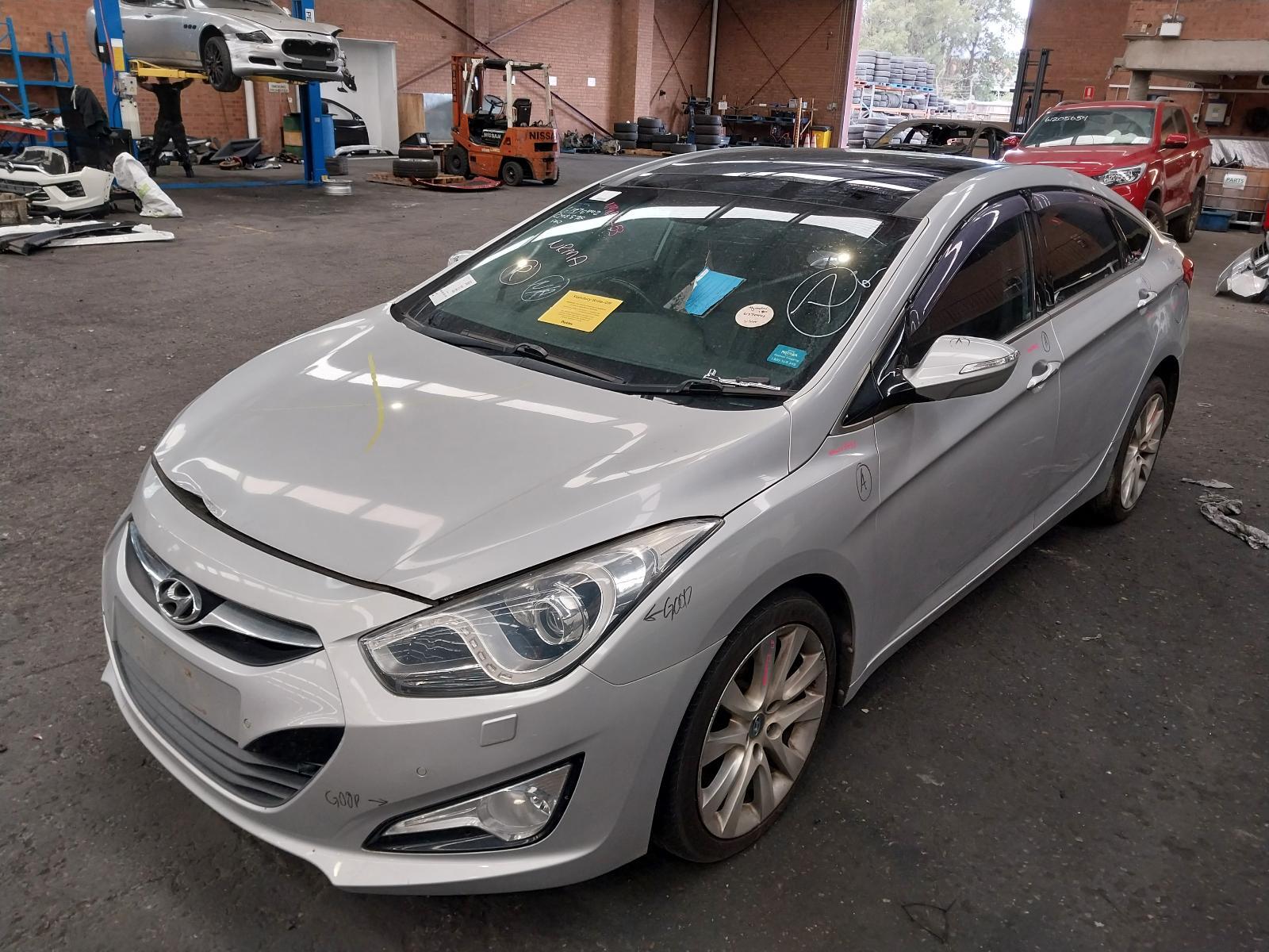2012 Hyundai I40 FRONT BUMPER MAIN REINFORCEMENT VF 09/2011-05/2015 731837 image 3