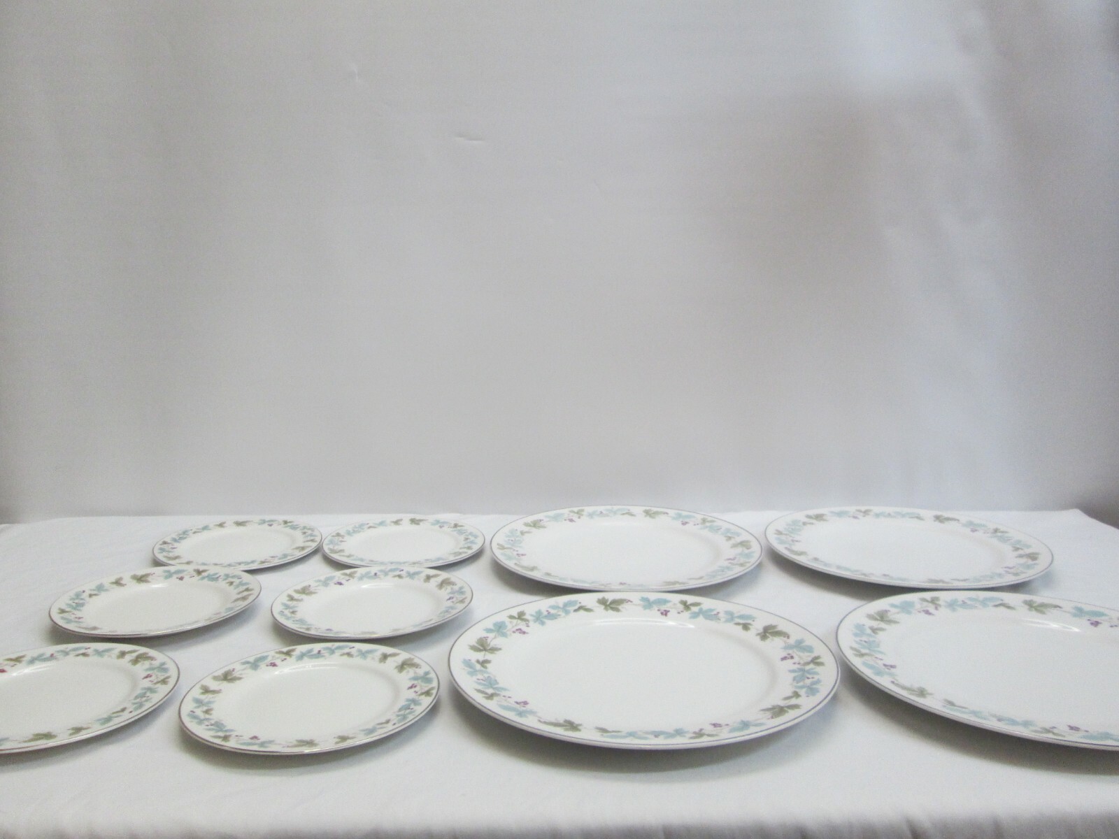 VINTAGE by Fine China of Japan - #6701 Set Of 4 Dinner Plates And 6 Salad Plates