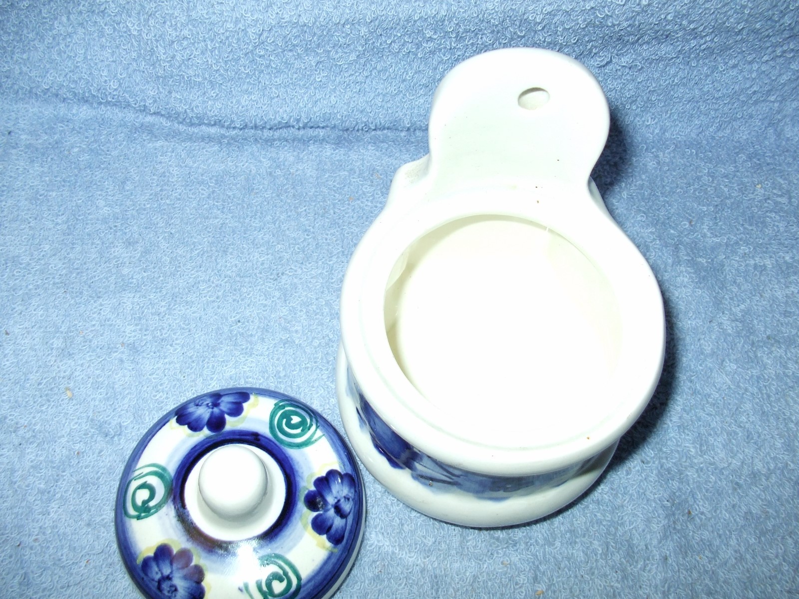 fajans poland POTTERY SALT BOX WITH LID STONEWARE SIGNED VINTAGE WALL OR COUNTER