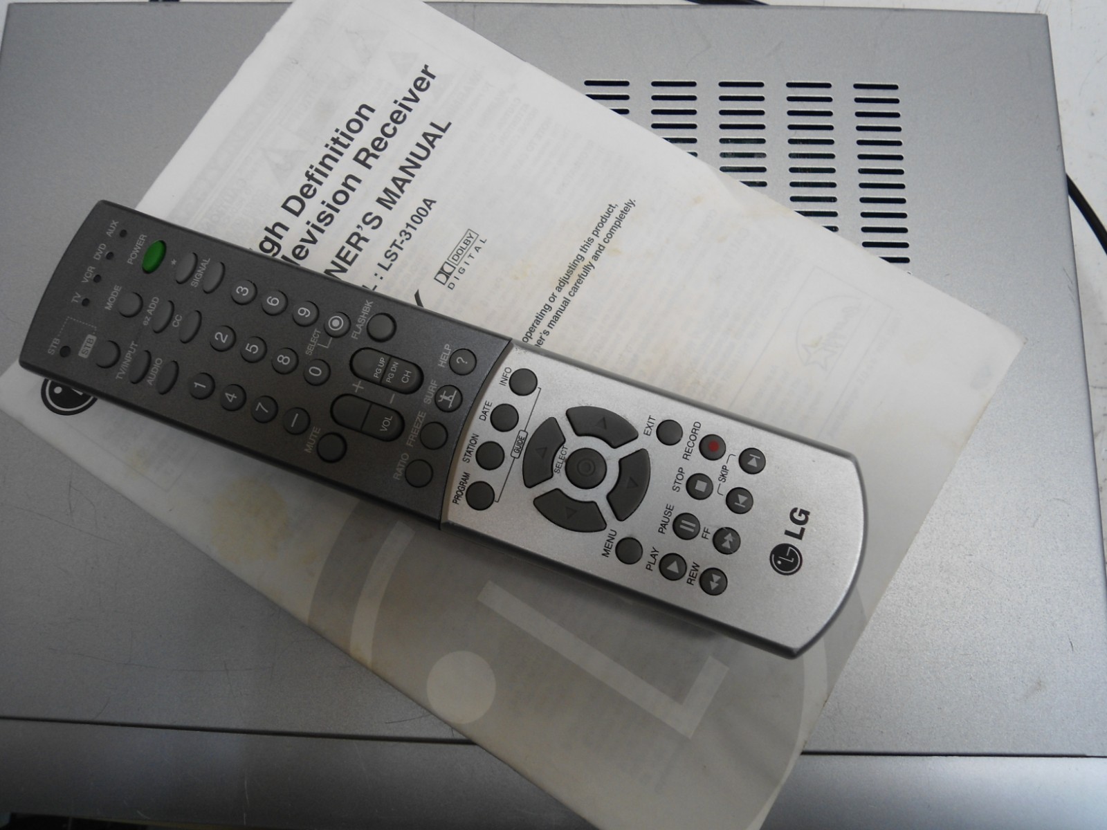 LG LST-3100A HDTV Cable off air Antenna Television Tuner w Remote High Def
