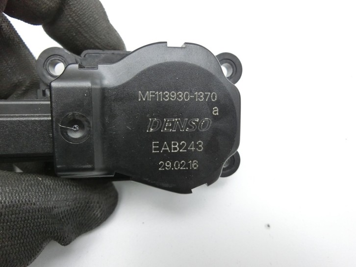 Jaguar XF X260 15-20 Luftklappenstellmotor Stellmotor Pos.3 Jaguar XF X260 15-20 20.06.2017 MF113930-1370 EAB243... Vorschau 2
