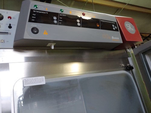 Shel Lab CO2 Water Jacketed Incubator Sheldon Shell SCO5W 6 cu ft Laboratory