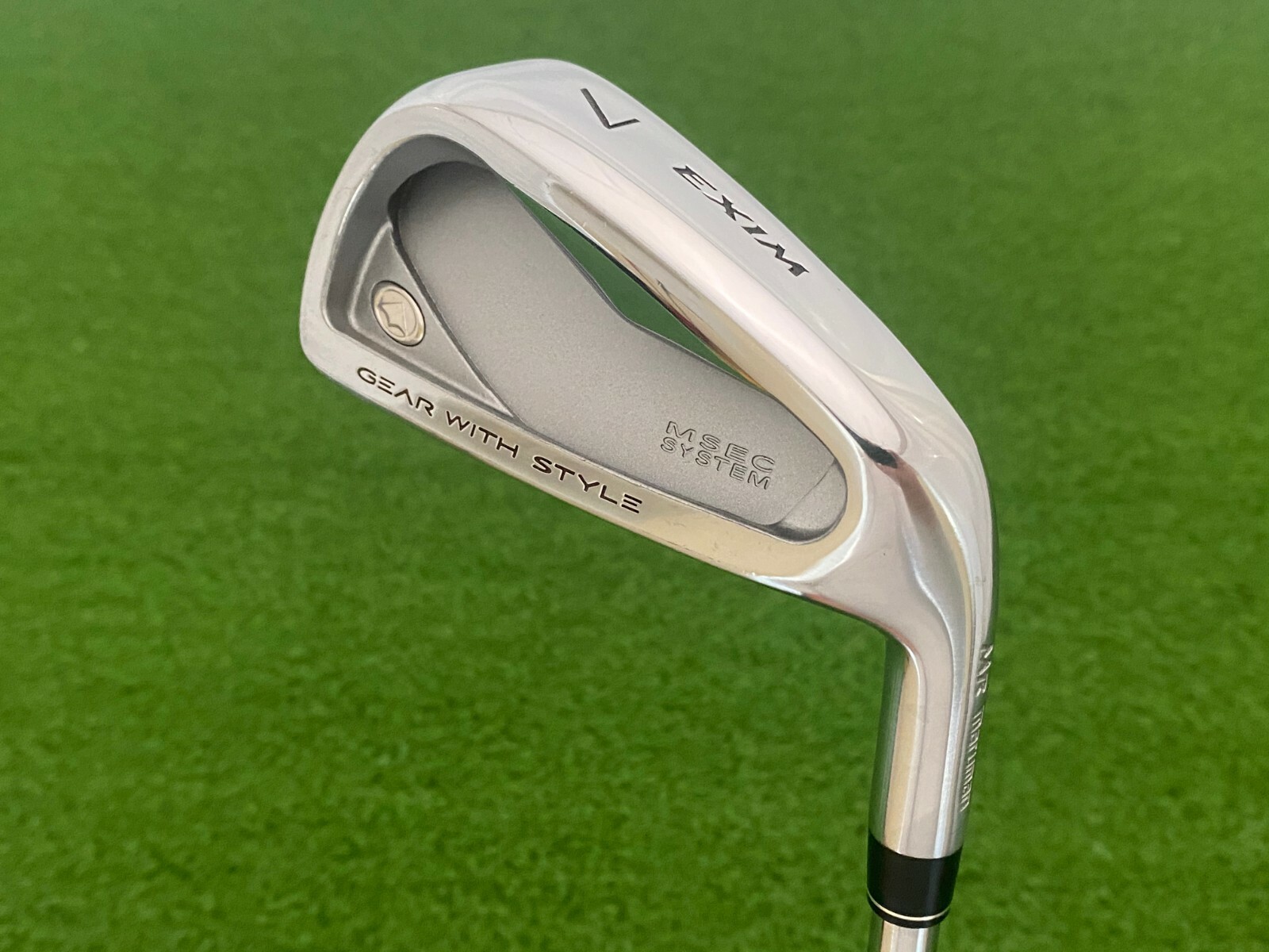 Exim Gear With Style 21º 7 Wood Regular Graphite Shaft Black Grip Exim Gear With Style 21º 7 Wood Regular Graphite Shaft Black Grip