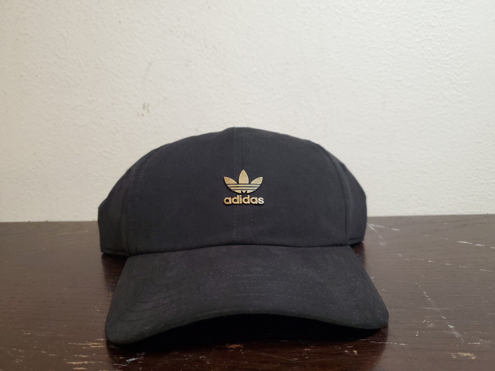 

ЛОТ ИЗ 10 — мужская кепка adidas Originals черного золота с металлическим ремешком CK2396, НОВАЯ, Черный