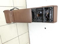 Audi A8 4H 09-13 Armlehne Mittelarmlehne Auflage mit Becherhalter für Rücksitzbank Nougatbraun Audi A8 4H 09-13... Vorschau 6
