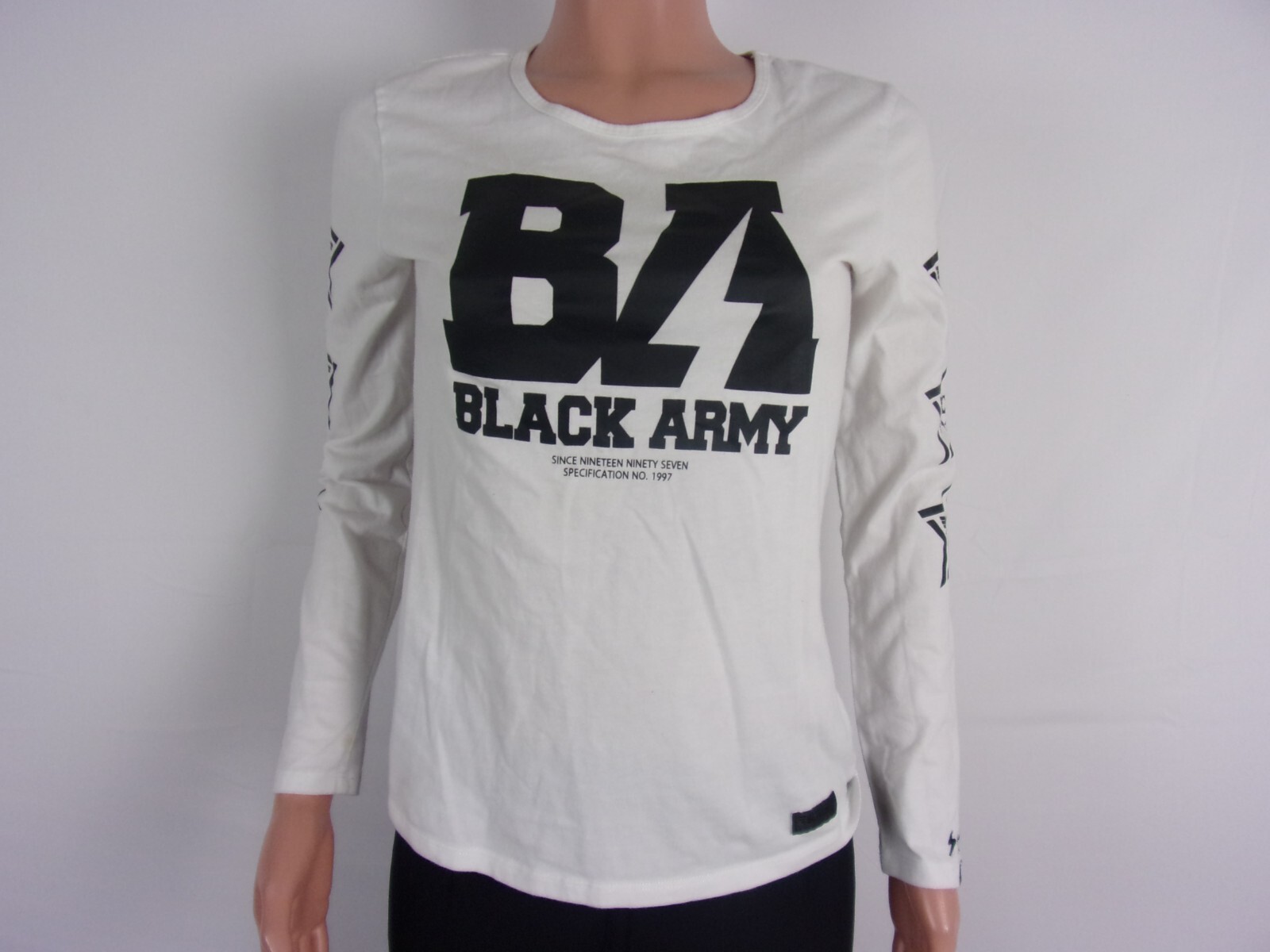 TeeBox Long Sleeve T-Shirt SIZE: L WHITE/BLACK DESIGN | eBay