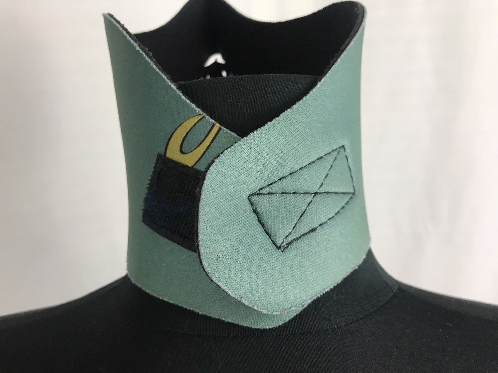 Seirus Boys Skiing Face Mask Size XS Outdoor Winter Sports Face Cover