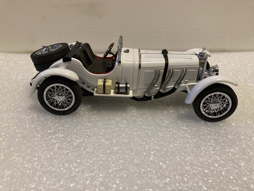 ダンバリーミント　1931メルセデス・ベンツ DANBURY MINT 1931 MERCEDES -BENZ 720 SSKL CONVERTIBLE. 1/24 SCALE