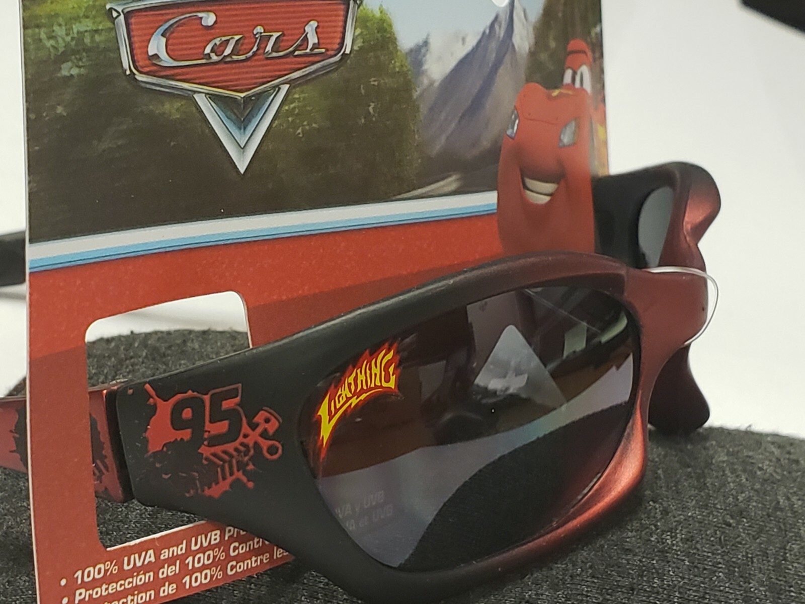 Boys Kids DISNEY PIXAR CARS Sunglasses Lightning McQueen