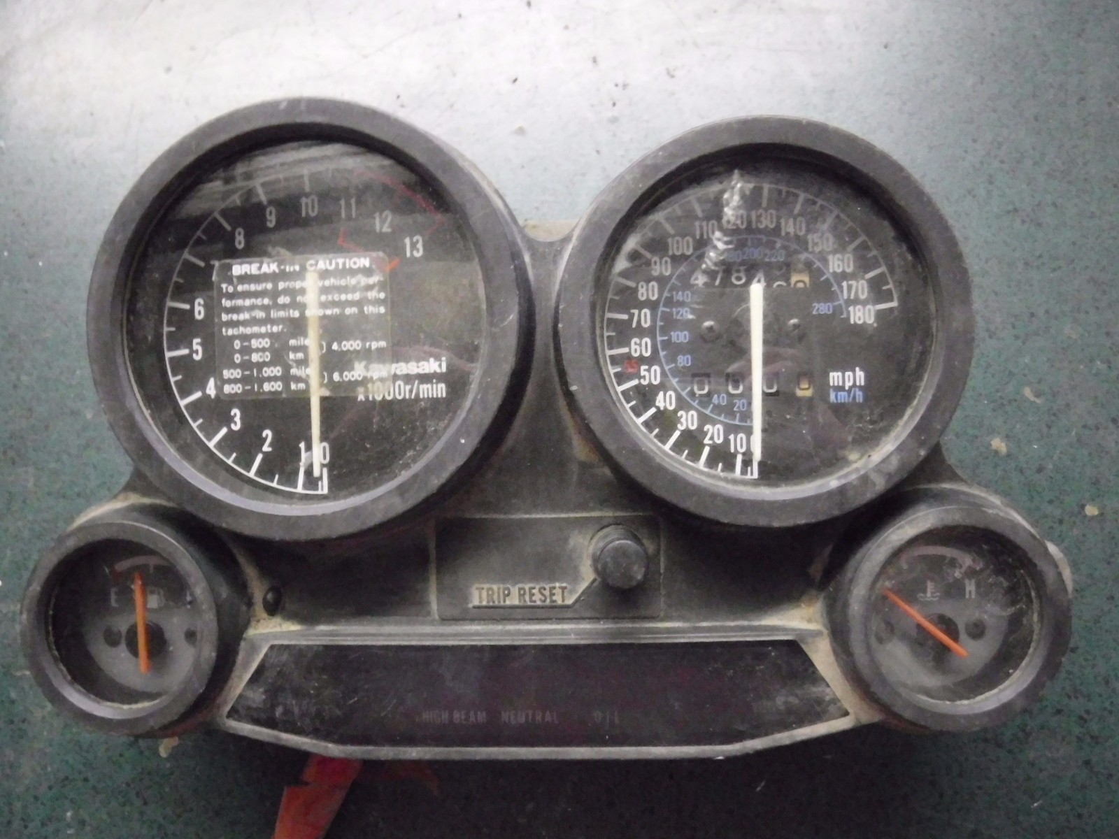 ナオ　GALLERIA 86-87 KAWASAKI NINJA 1000R ZX1000A OEM Speedo Tach Gauge