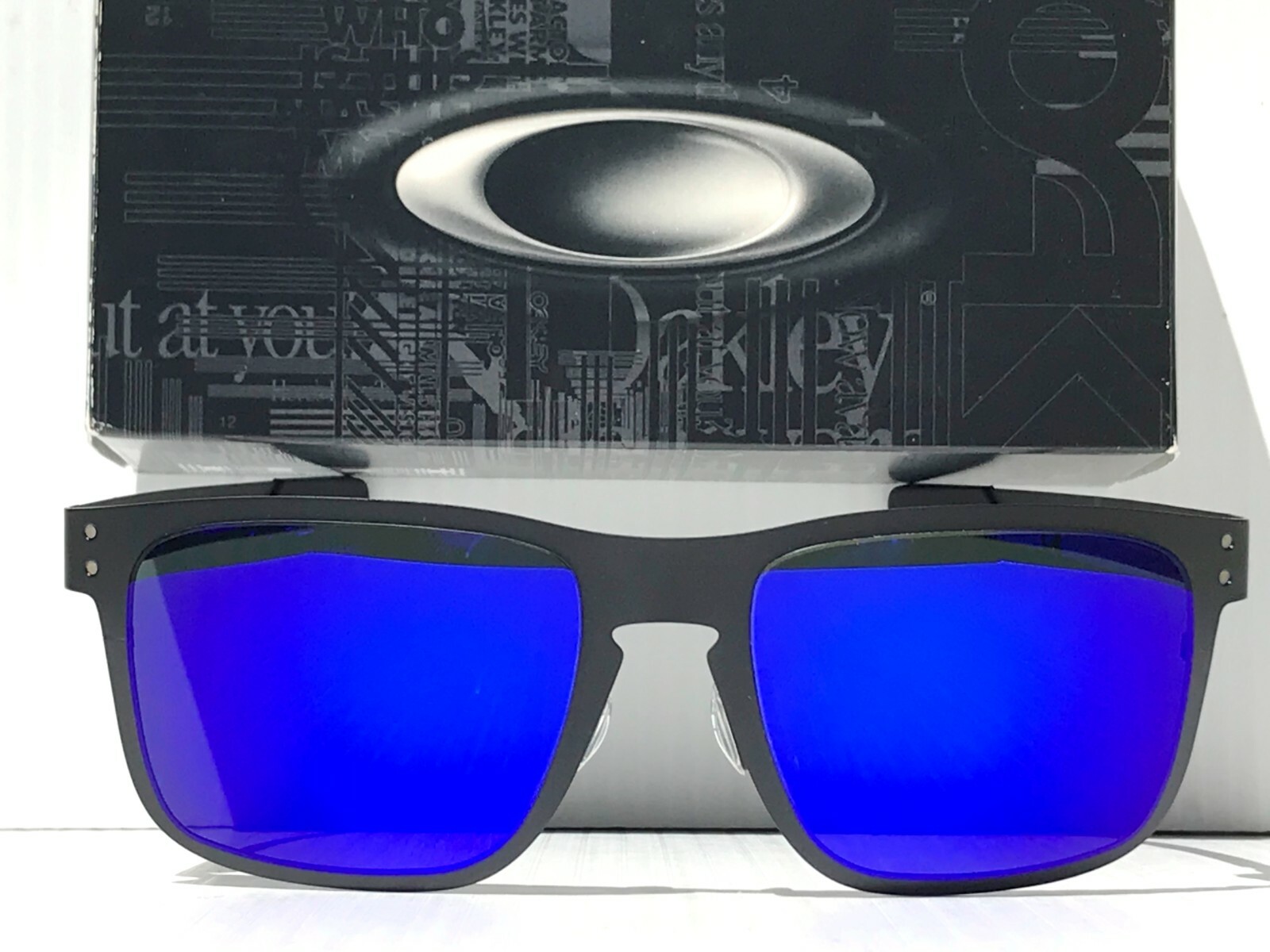 Pre-owned Oakley Holbrook Metal Matte Black Polarized Galaxy Blue Sunglass 4123 In Gray