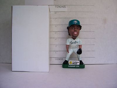 2002 DEREK LEE RANCHO CUCAMONGA QUAKES ROOKIE  BOBBLEHEAD SGA MINT VERY RARE !