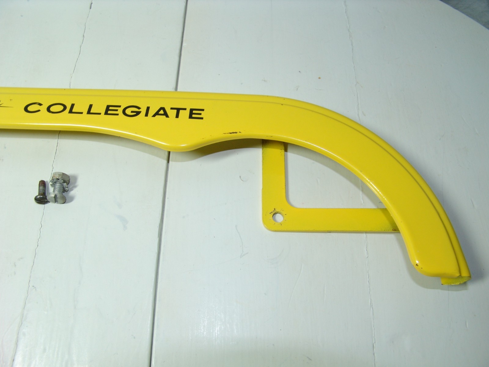 NICE! VTG 1975 SCHWINN COLLEGIATE 724 YELLOW CHAIN GUARD PART RESTORE