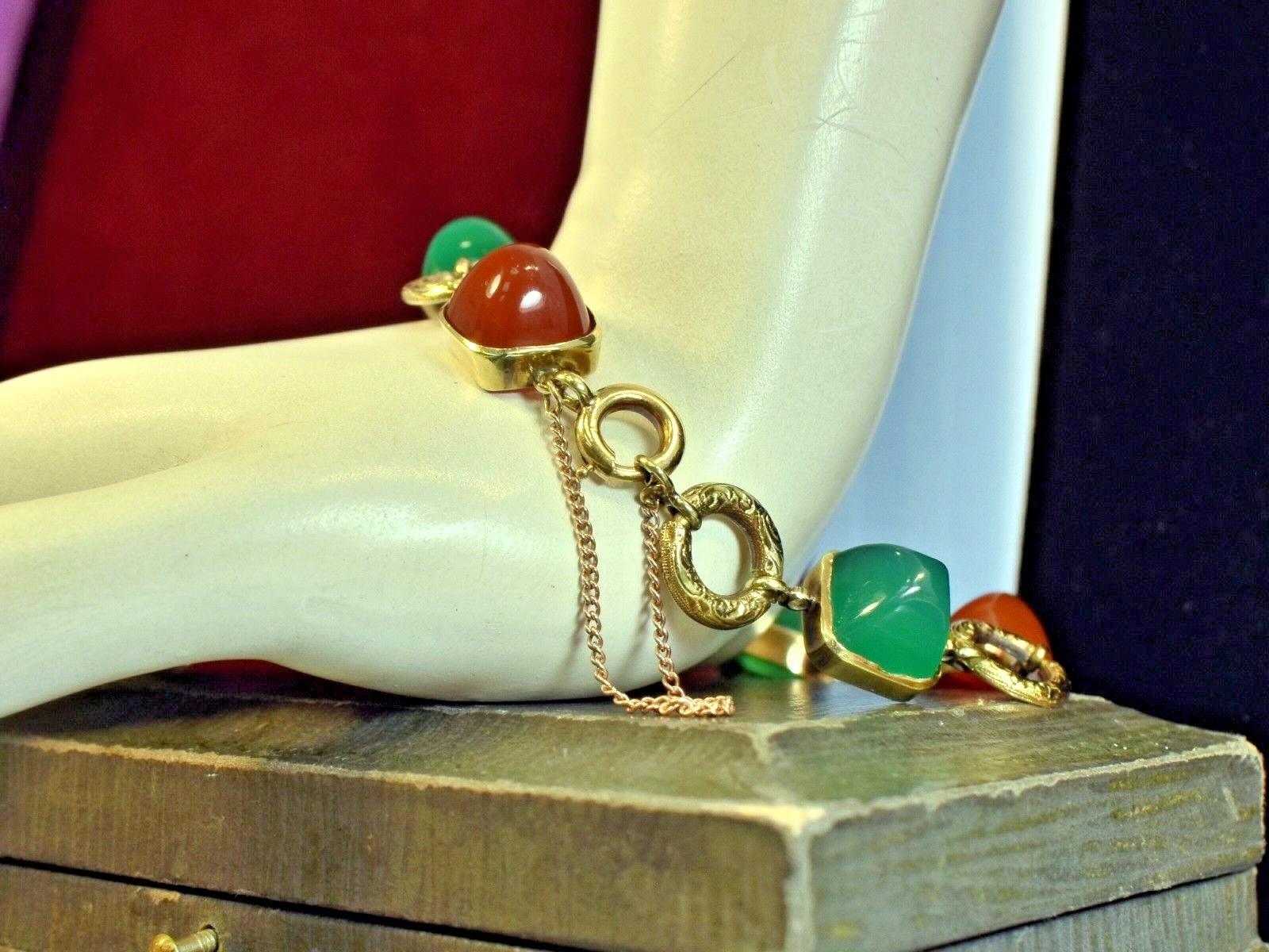 Antique Art Deco 14K Gold Chrysoprase Carnelian Gum Drop Cabochon Bracelet