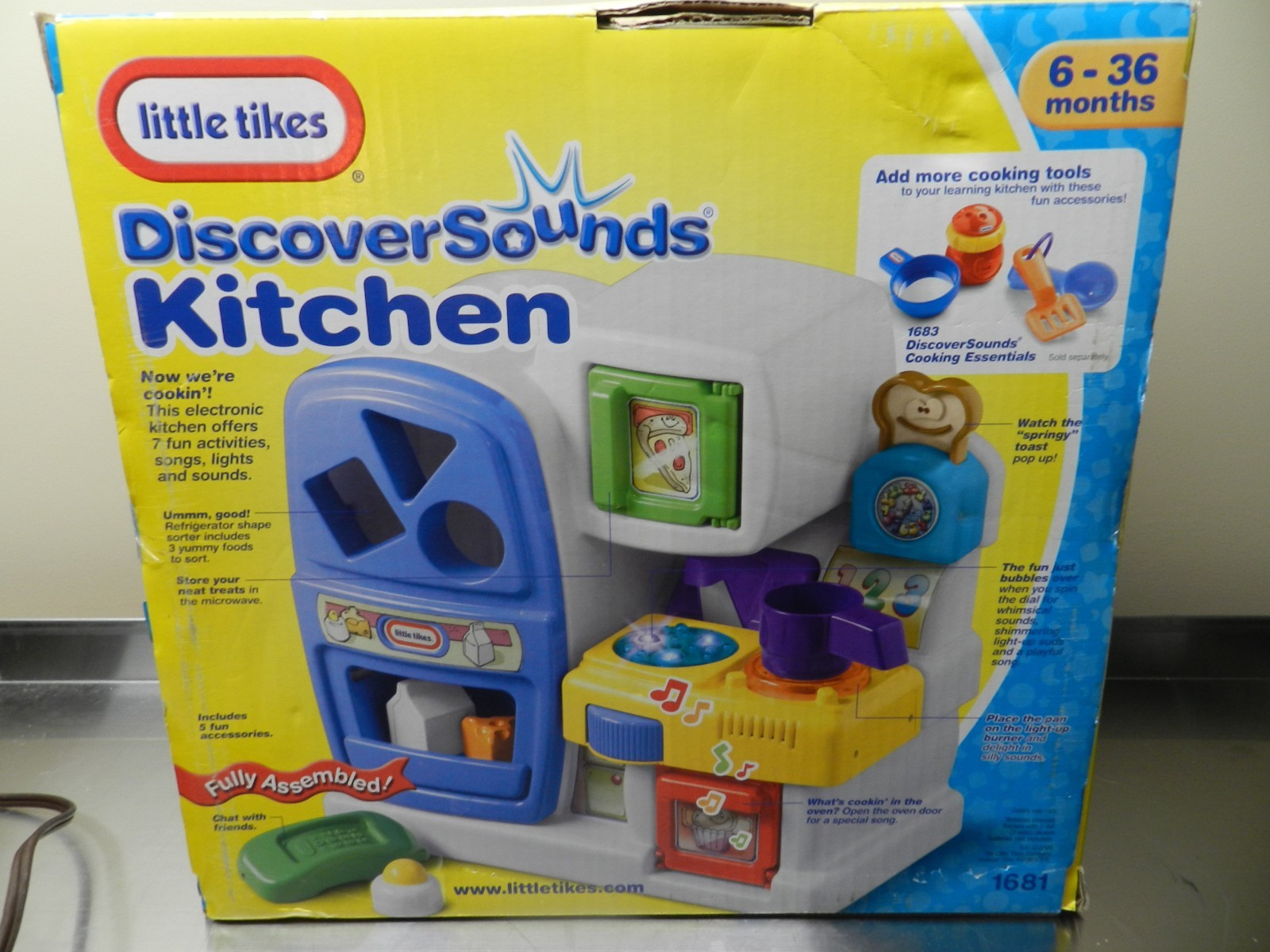 LITTLE TIKES DISCOVER SOUNDS KITCHEN Playset Toy Stove Sounds Shape Sorter Play