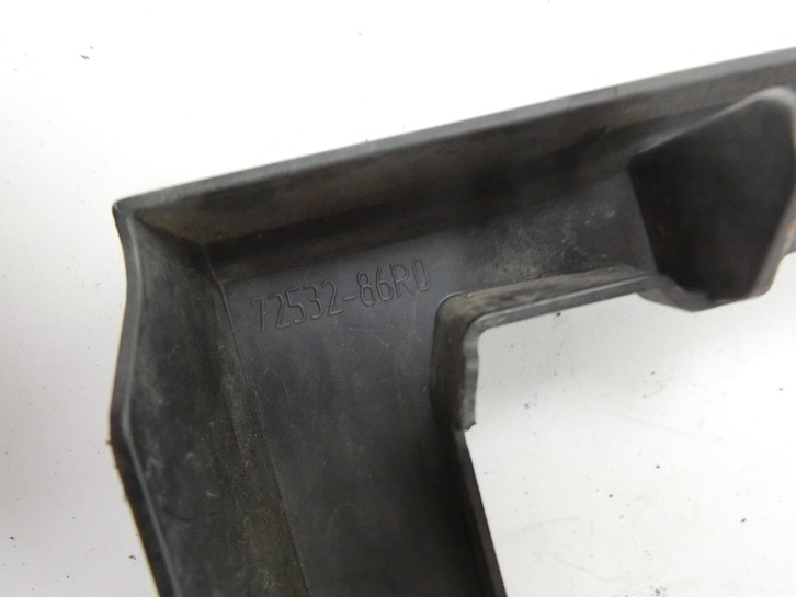 Suzuki Vitara LY 18-24 Halter Träger Blende Abstandsensor Radar Suzuki Vitara LY 18-24 18.07.2019 72532-86R0 gebraucht Bild 3