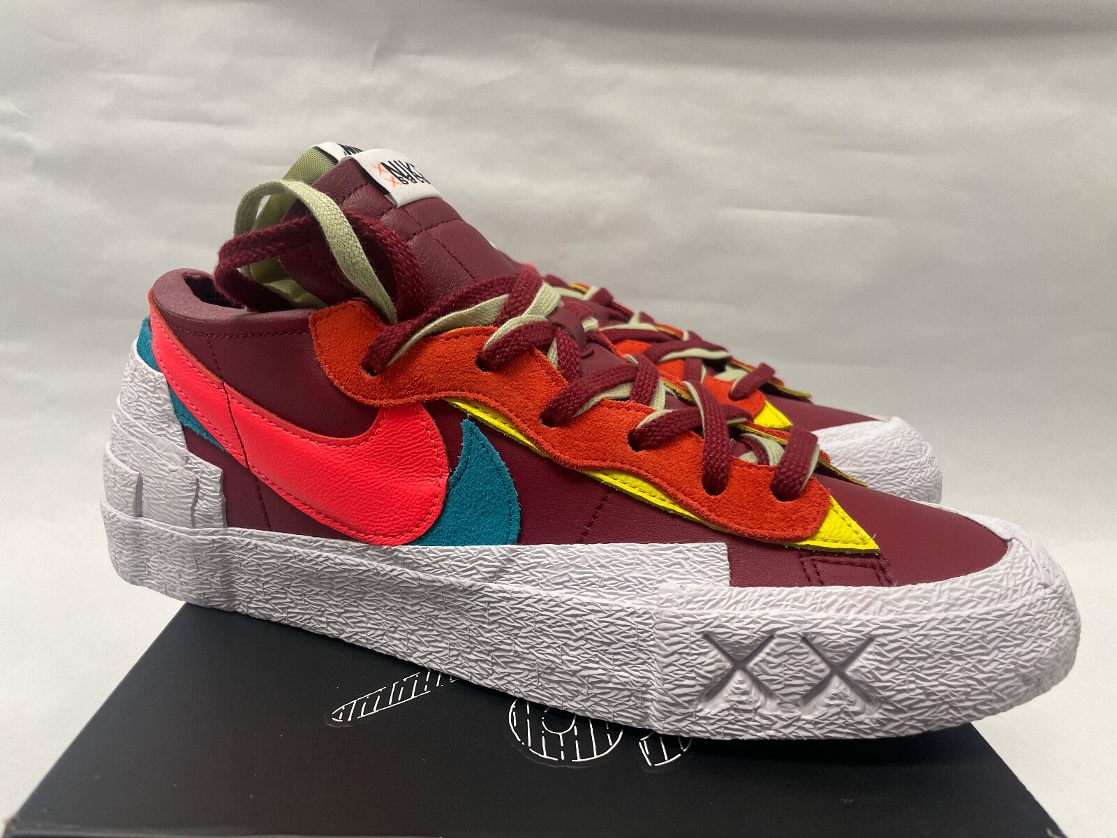 靴 Nike Blazer Low Sacai KAWS DM7901-600 Nike Blazer Low Sacai Kaws DM7901 600 11.5 Team Red Hot Lava