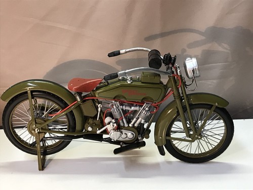 1917 Harley Davidson 3 Speed V-Twin Model F 1:6 Scale Die Cast Motorcycle