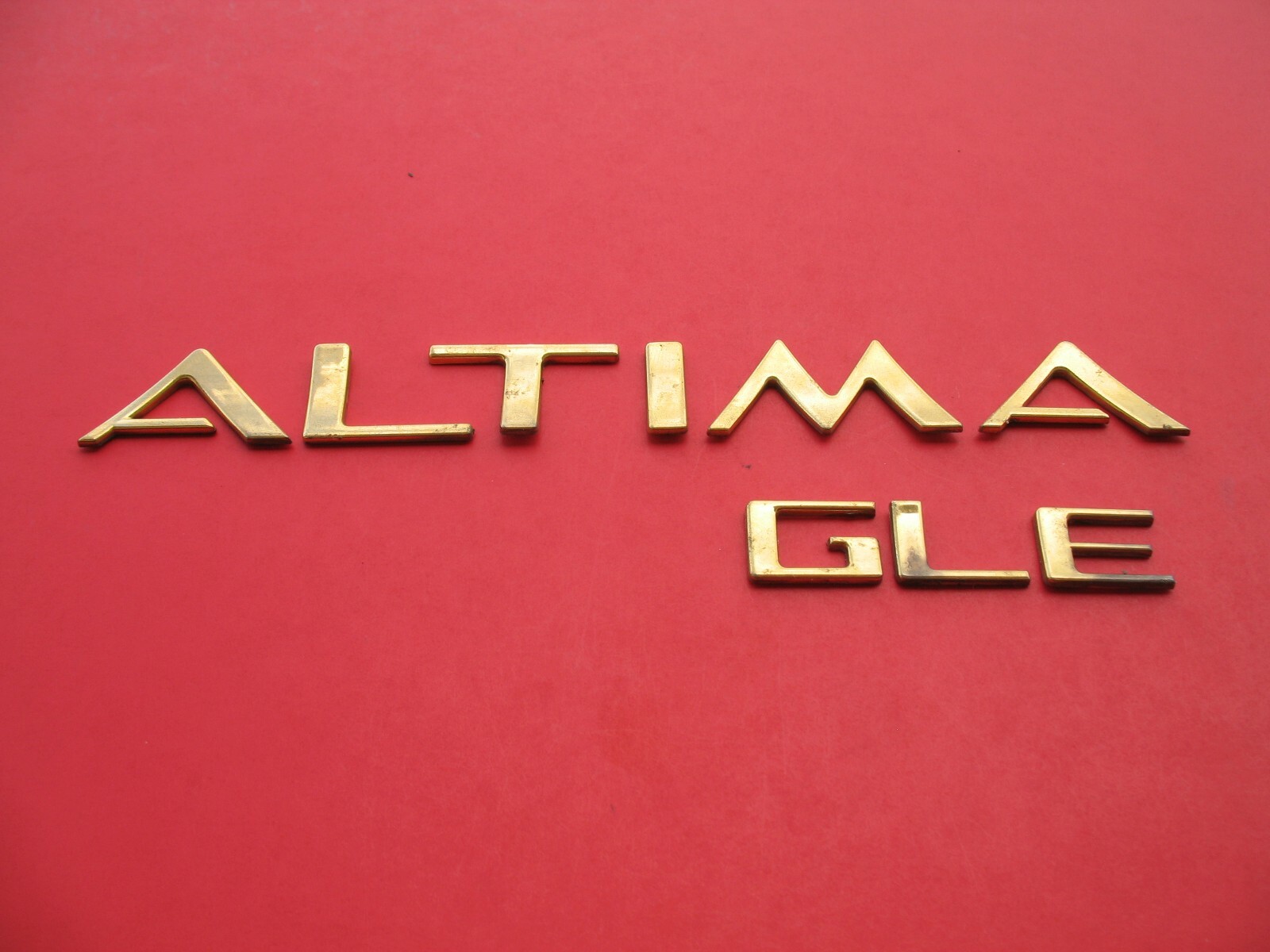 92mam様 93 94 95 96 97 NISSAN ALTIMA GLE REAR GOLD EMBLEM LOGO BADGE
