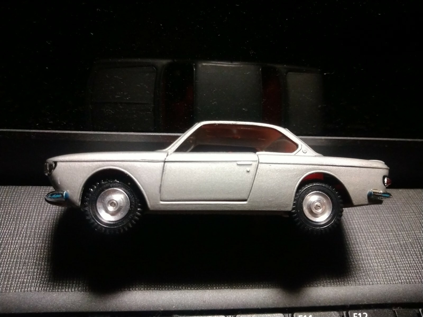 Купить 1:43 GAMA 946 BMW Coupe 2000 CS ca von 1970 Pkw Modellauto