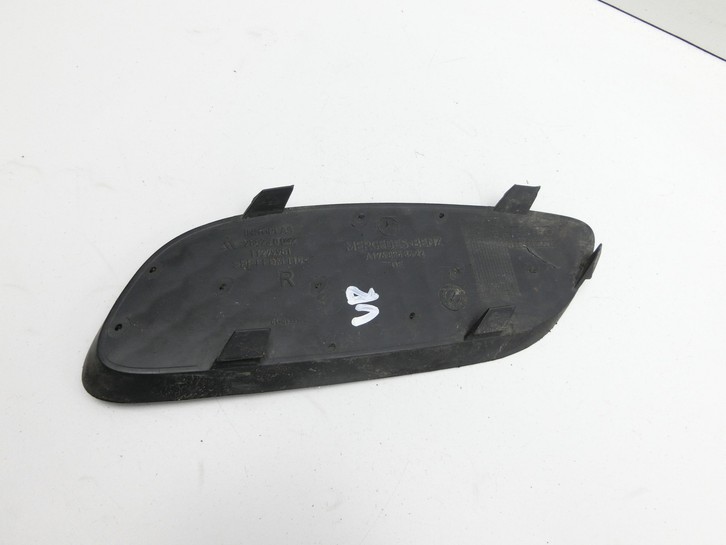 Mercedes W176 A180 15-18 Blende Gitter für Stoßstange Vorne Rechts Mercedes W176 A180 15-18 19.10.2016 A1768853622... Vorschau 3