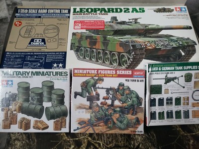 Tamiya 1/35 Leopard 2A5 Main Battle Tank 35242 PLUS military miniature sets