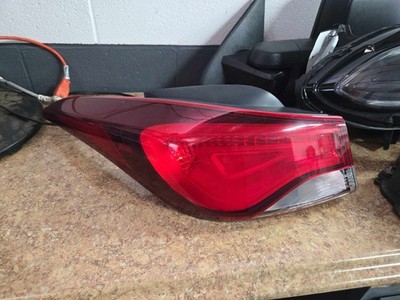 Used Left Tail Light Assembly fits: HYUNDAI ELANTRA 14-16 Quarter Panel Mounted