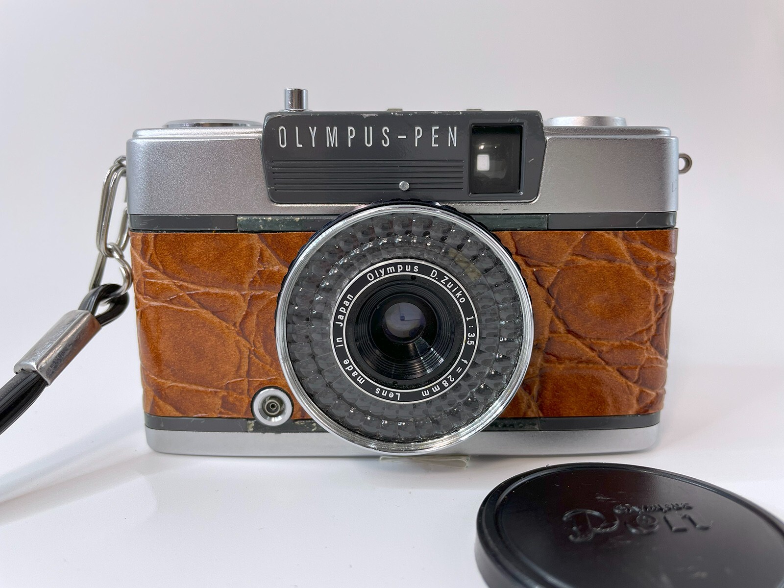 【完動品】OLYMPUS PEN EE-2 D.Zuiko 28mm F3.5 Olympus Pen EE-2 D.zuiko 28mm f3.5 Half-size Film Camera