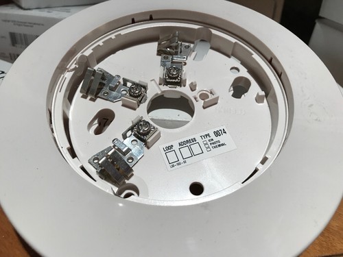 System Sensor B210LP Fire Alarm Smoke Detector Base New In Box Ivory