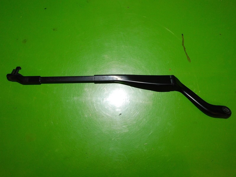 06-11 CLS 550 63 W219 OEM 2118201544 driver left wiper arm assembly
