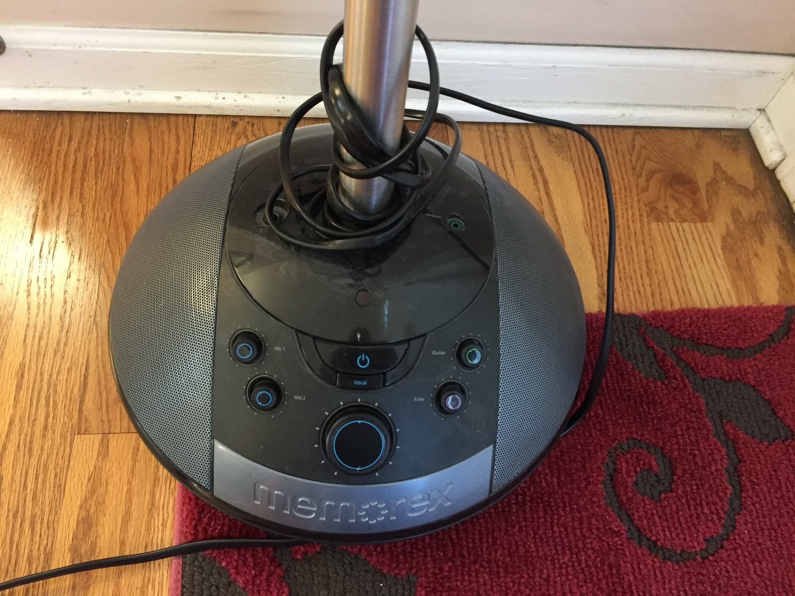 MEMOREX KARAOKE SING STAND WITH MICROPHONE MKS-SS1